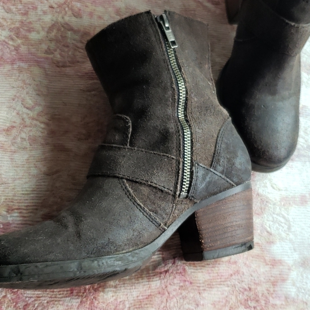 Born Brown Suede Midcaf Block Heel Combat Motor Women's Boots Size 7 - Picture 6 of 7